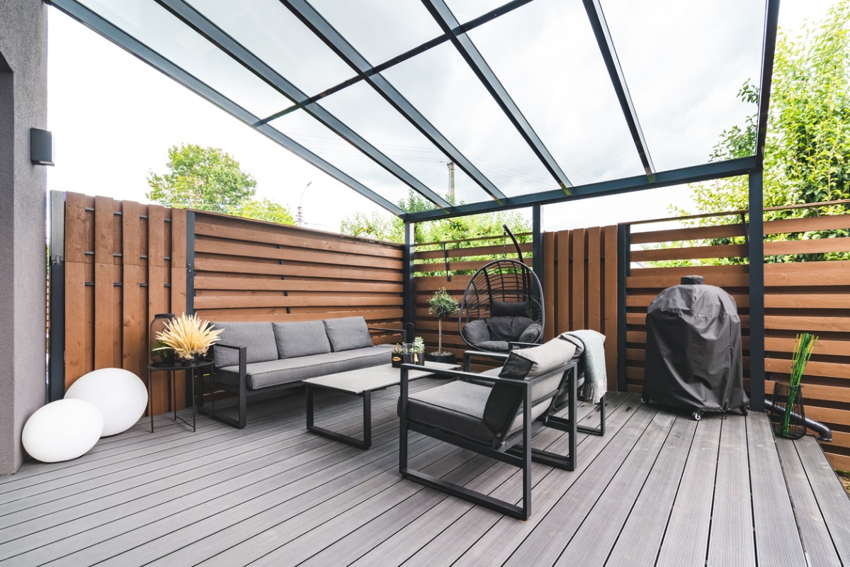 contemporary outdoor entertainment space 1200x800px 